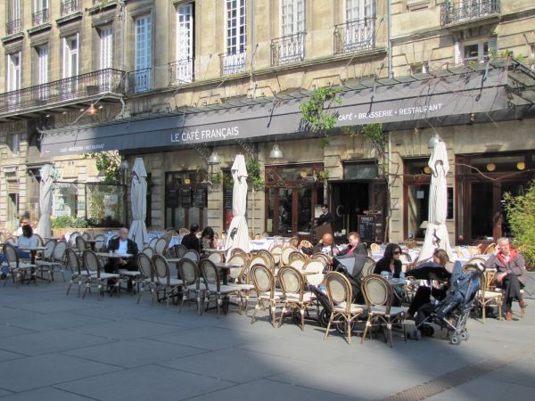 Eclairage Café Francais par MEGALUX 33